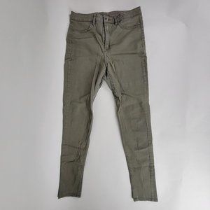 DIVIDE H&M Olive Capris size 8